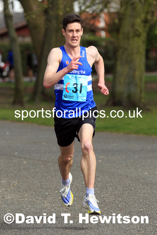 Senior Mens Northern 12 Stage Road Relay, 2022 Northern 12 and 6 Stage Road Relays,  Birkenhead Park, Birkenhead, Wirral.  Photo: David T. Hewitson/Sports for All Pics